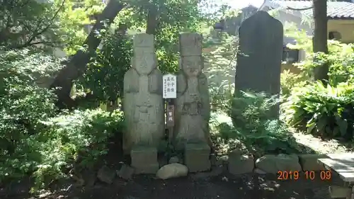 七社神社の像