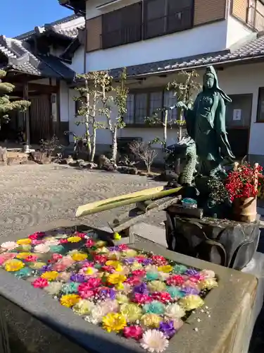 多聞寺の手水舎