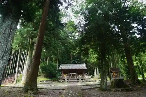 三輪神社の本殿