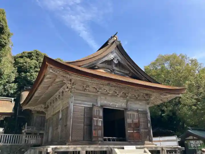氣多大社の{uncategorized: "未分類", other: "その他", undefined: "問題あり", building: "その他建物", grave: "お墓", sacred_gate: "鳥居", guardian: "狛犬", statue: "像", buddha: "仏像", history: "歴史", nature: "自然", garden: "庭園", animal: "動物", pagoda: "塔", temizu: "手水舎", mountain_gate: "山門・神門", sanctuary: "本殿・本堂", subordinate: "末社・摂社", art: "芸術", scenery: "景色", jizo: "地蔵", ema: "絵馬", goshuin: "御朱印", omikuji: "おみくじ", items: "授与品その他", amulet: "お守り", goshuincho: "御朱印帳", eats: "食事", festival: "お祭り", votive_dance: "神楽", shichigosan: "七五三参", wedding: "結婚式", experience: "体験その他", initially: "初詣", around: "周辺", anti_infection: "感染症対策"}