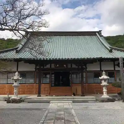 明鏡山龍雲寺の本殿・本堂