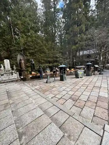 高野山金剛峯寺奥の院(和歌山県)