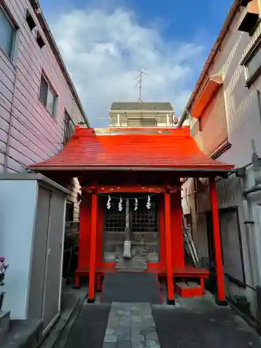 伏見大漁稲荷神社の{uncategorized: "未分類", other: "その他", undefined: "問題あり", building: "その他建物", grave: "お墓", sacred_gate: "鳥居", guardian: "狛犬", statue: "像", buddha: "仏像", history: "歴史", nature: "自然", garden: "庭園", animal: "動物", pagoda: "塔", temizu: "手水舎", mountain_gate: "山門・神門", sanctuary: "本殿・本堂", subordinate: "末社・摂社", art: "芸術", scenery: "景色", jizo: "地蔵", ema: "絵馬", goshuin: "御朱印", omikuji: "おみくじ", items: "授与品その他", amulet: "お守り", goshuincho: "御朱印帳", eats: "食事", festival: "お祭り", votive_dance: "神楽", shichigosan: "七五三参", wedding: "結婚式", experience: "体験その他", initially: "初詣", around: "周辺", anti_infection: "感染症対策"}
