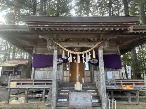 坪沼八幡神社の本殿・本堂