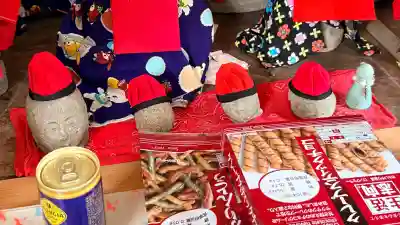 さつかり地蔵堂の{uncategorized: "未分類", other: "その他", undefined: "問題あり", building: "その他建物", grave: "お墓", sacred_gate: "鳥居", guardian: "狛犬", statue: "像", buddha: "仏像", history: "歴史", nature: "自然", garden: "庭園", animal: "動物", pagoda: "塔", temizu: "手水舎", mountain_gate: "山門・神門", sanctuary: "本殿・本堂", subordinate: "末社・摂社", art: "芸術", scenery: "景色", jizo: "地蔵", ema: "絵馬", goshuin: "御朱印", omikuji: "おみくじ", items: "授与品その他", amulet: "お守り", goshuincho: "御朱印帳", eats: "食事", festival: "お祭り", votive_dance: "神楽", shichigosan: "七五三参", wedding: "結婚式", experience: "体験その他", initially: "初詣", around: "周辺", anti_infection: "感染症対策"}