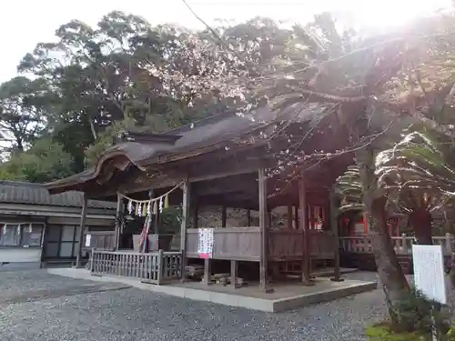 鳴無神社の本殿