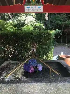 加紫久利神社の手水舎