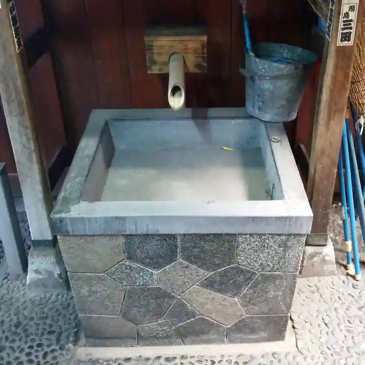 箭弓稲荷神社の手水舎