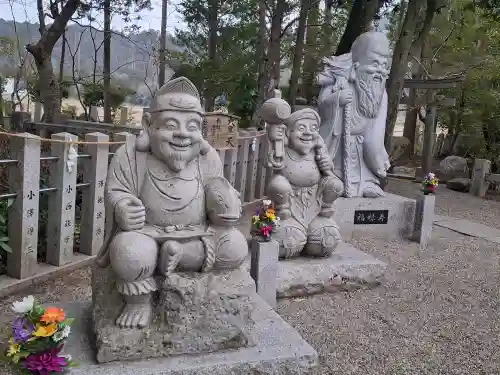 御沢神社の{uncategorized: "未分類", other: "その他", undefined: "問題あり", building: "その他建物", grave: "お墓", sacred_gate: "鳥居", guardian: "狛犬", statue: "像", buddha: "仏像", history: "歴史", nature: "自然", garden: "庭園", animal: "動物", pagoda: "塔", temizu: "手水舎", mountain_gate: "山門・神門", sanctuary: "本殿・本堂", subordinate: "末社・摂社", art: "芸術", scenery: "景色", jizo: "地蔵", ema: "絵馬", goshuin: "御朱印", omikuji: "おみくじ", items: "授与品その他", amulet: "お守り", goshuincho: "御朱印帳", eats: "食事", festival: "お祭り", votive_dance: "神楽", shichigosan: "七五三参", wedding: "結婚式", experience: "体験その他", initially: "初詣", around: "周辺", anti_infection: "感染症対策"}