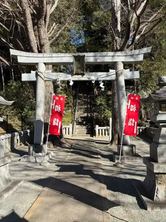 熊野神社の{uncategorized: "未分類", other: "その他", undefined: "問題あり", building: "その他建物", grave: "お墓", sacred_gate: "鳥居", guardian: "狛犬", statue: "像", buddha: "仏像", history: "歴史", nature: "自然", garden: "庭園", animal: "動物", pagoda: "塔", temizu: "手水舎", mountain_gate: "山門・神門", sanctuary: "本殿・本堂", subordinate: "末社・摂社", art: "芸術", scenery: "景色", jizo: "地蔵", ema: "絵馬", goshuin: "御朱印", omikuji: "おみくじ", items: "授与品その他", amulet: "お守り", goshuincho: "御朱印帳", eats: "食事", festival: "お祭り", votive_dance: "神楽", shichigosan: "七五三参", wedding: "結婚式", experience: "体験その他", initially: "初詣", around: "周辺", anti_infection: "感染症対策"}