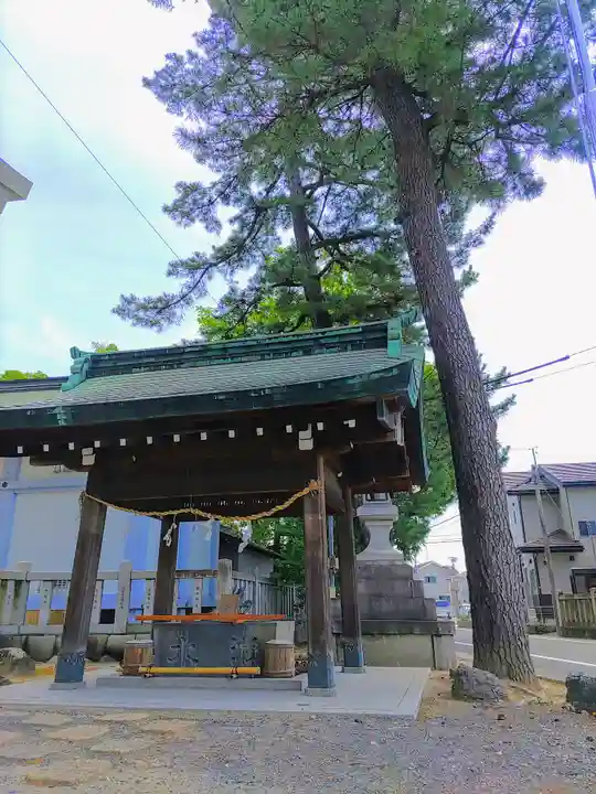 堤治神社の手水舎