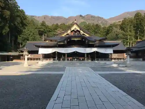 彌彦神社の本殿