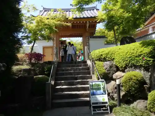 宝徳寺の山門・神門