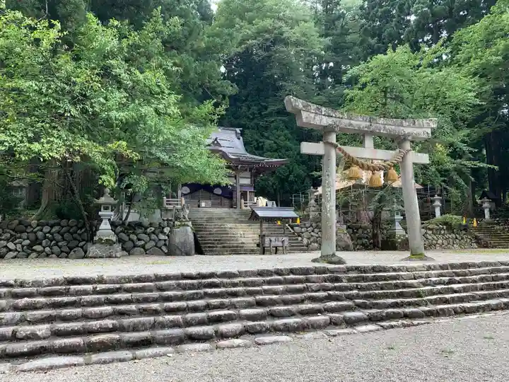 白川八幡神社の鳥居