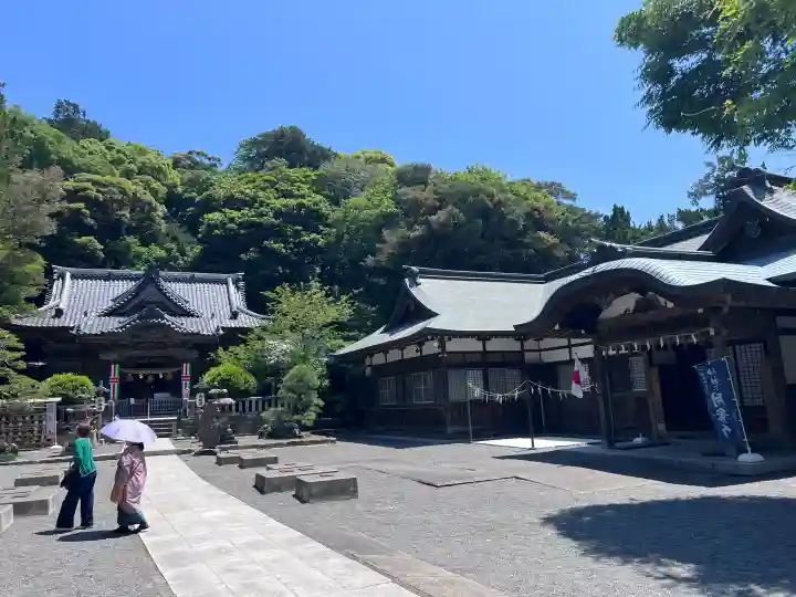伊古奈比咩命神社の{uncategorized: "未分類", other: "その他", undefined: "問題あり", building: "その他建物", grave: "お墓", sacred_gate: "鳥居", guardian: "狛犬", statue: "像", buddha: "仏像", history: "歴史", nature: "自然", garden: "庭園", animal: "動物", pagoda: "塔", temizu: "手水舎", mountain_gate: "山門・神門", sanctuary: "本殿・本堂", subordinate: "末社・摂社", art: "芸術", scenery: "景色", jizo: "地蔵", ema: "絵馬", goshuin: "御朱印", omikuji: "おみくじ", items: "授与品その他", amulet: "お守り", goshuincho: "御朱印帳", eats: "食事", festival: "お祭り", votive_dance: "神楽", shichigosan: "七五三参", wedding: "結婚式", experience: "体験その他", initially: "初詣", around: "周辺", anti_infection: "感染症対策"}