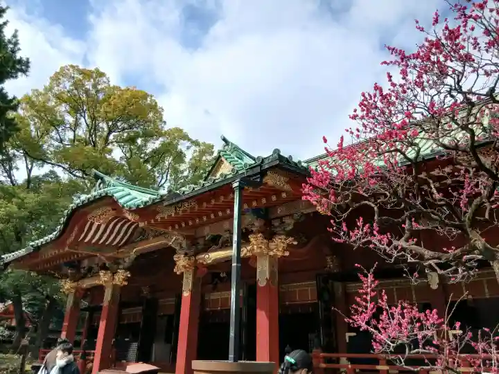 根津神社の{uncategorized: "未分類", other: "その他", undefined: "問題あり", building: "その他建物", grave: "お墓", sacred_gate: "鳥居", guardian: "狛犬", statue: "像", buddha: "仏像", history: "歴史", nature: "自然", garden: "庭園", animal: "動物", pagoda: "塔", temizu: "手水舎", mountain_gate: "山門・神門", sanctuary: "本殿・本堂", subordinate: "末社・摂社", art: "芸術", scenery: "景色", jizo: "地蔵", ema: "絵馬", goshuin: "御朱印", omikuji: "おみくじ", items: "授与品その他", amulet: "お守り", goshuincho: "御朱印帳", eats: "食事", festival: "お祭り", votive_dance: "神楽", shichigosan: "七五三参", wedding: "結婚式", experience: "体験その他", initially: "初詣", around: "周辺", anti_infection: "感染症対策"}