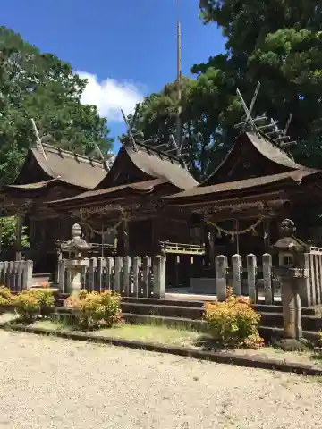 倭白山比咩神社(南出)の本殿・本堂