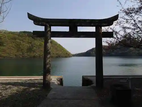 霹靂神社の鳥居