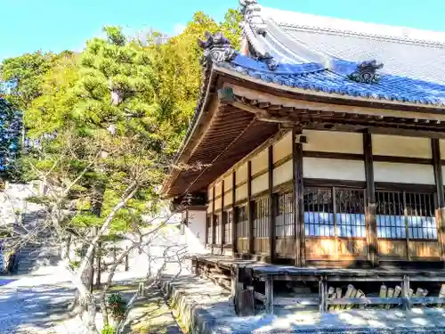 高月院の本殿