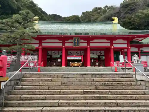 赤間神宮の{uncategorized: "未分類", other: "その他", undefined: "問題あり", building: "その他建物", grave: "お墓", sacred_gate: "鳥居", guardian: "狛犬", statue: "像", buddha: "仏像", history: "歴史", nature: "自然", garden: "庭園", animal: "動物", pagoda: "塔", temizu: "手水舎", mountain_gate: "山門・神門", sanctuary: "本殿・本堂", subordinate: "末社・摂社", art: "芸術", scenery: "景色", jizo: "地蔵", ema: "絵馬", goshuin: "御朱印", omikuji: "おみくじ", items: "授与品その他", amulet: "お守り", goshuincho: "御朱印帳", eats: "食事", festival: "お祭り", votive_dance: "神楽", shichigosan: "七五三参", wedding: "結婚式", experience: "体験その他", initially: "初詣", around: "周辺", anti_infection: "感染症対策"}