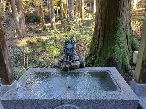 御岩神社の手水舎
