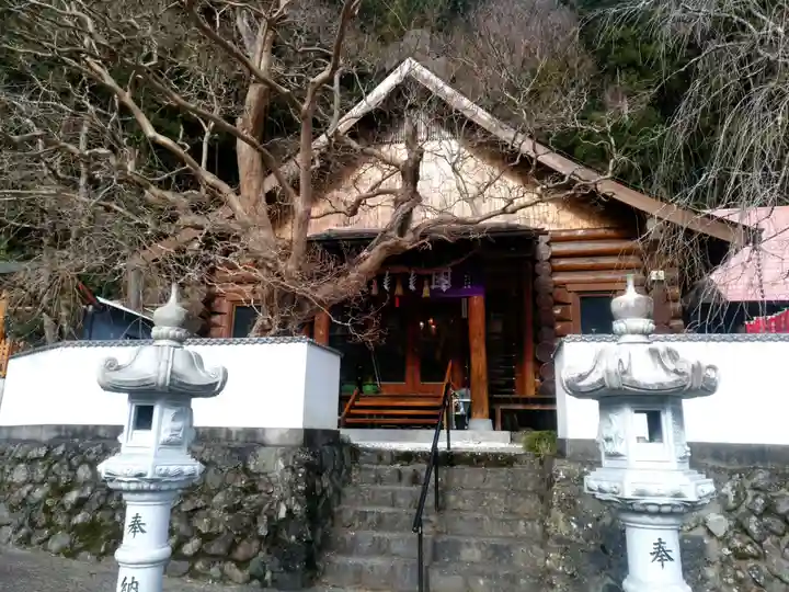 本成寺の本殿・本堂