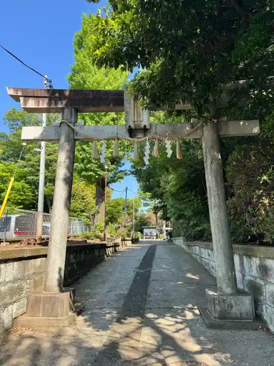 豊玉氷川神社の{uncategorized: "未分類", other: "その他", undefined: "問題あり", building: "その他建物", grave: "お墓", sacred_gate: "鳥居", guardian: "狛犬", statue: "像", buddha: "仏像", history: "歴史", nature: "自然", garden: "庭園", animal: "動物", pagoda: "塔", temizu: "手水舎", mountain_gate: "山門・神門", sanctuary: "本殿・本堂", subordinate: "末社・摂社", art: "芸術", scenery: "景色", jizo: "地蔵", ema: "絵馬", goshuin: "御朱印", omikuji: "おみくじ", items: "授与品その他", amulet: "お守り", goshuincho: "御朱印帳", eats: "食事", festival: "お祭り", votive_dance: "神楽", shichigosan: "七五三参", wedding: "結婚式", experience: "体験その他", initially: "初詣", around: "周辺", anti_infection: "感染症対策"}