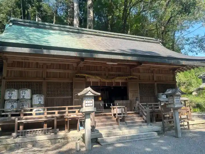 丹生川上神社(下社)の{uncategorized: "未分類", other: "その他", undefined: "問題あり", building: "その他建物", grave: "お墓", sacred_gate: "鳥居", guardian: "狛犬", statue: "像", buddha: "仏像", history: "歴史", nature: "自然", garden: "庭園", animal: "動物", pagoda: "塔", temizu: "手水舎", mountain_gate: "山門・神門", sanctuary: "本殿・本堂", subordinate: "末社・摂社", art: "芸術", scenery: "景色", jizo: "地蔵", ema: "絵馬", goshuin: "御朱印", omikuji: "おみくじ", items: "授与品その他", amulet: "お守り", goshuincho: "御朱印帳", eats: "食事", festival: "お祭り", votive_dance: "神楽", shichigosan: "七五三参", wedding: "結婚式", experience: "体験その他", initially: "初詣", around: "周辺", anti_infection: "感染症対策"}