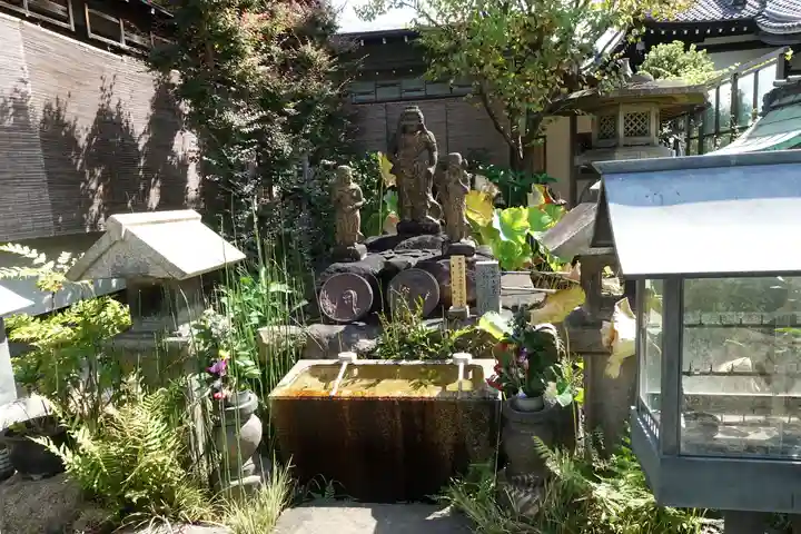 興徳寺の手水舎