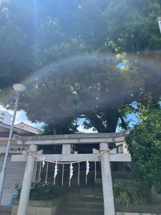 女塚神社の{uncategorized: "未分類", other: "その他", undefined: "問題あり", building: "その他建物", grave: "お墓", sacred_gate: "鳥居", guardian: "狛犬", statue: "像", buddha: "仏像", history: "歴史", nature: "自然", garden: "庭園", animal: "動物", pagoda: "塔", temizu: "手水舎", mountain_gate: "山門・神門", sanctuary: "本殿・本堂", subordinate: "末社・摂社", art: "芸術", scenery: "景色", jizo: "地蔵", ema: "絵馬", goshuin: "御朱印", omikuji: "おみくじ", items: "授与品その他", amulet: "お守り", goshuincho: "御朱印帳", eats: "食事", festival: "お祭り", votive_dance: "神楽", shichigosan: "七五三参", wedding: "結婚式", experience: "体験その他", initially: "初詣", around: "周辺", anti_infection: "感染症対策"}