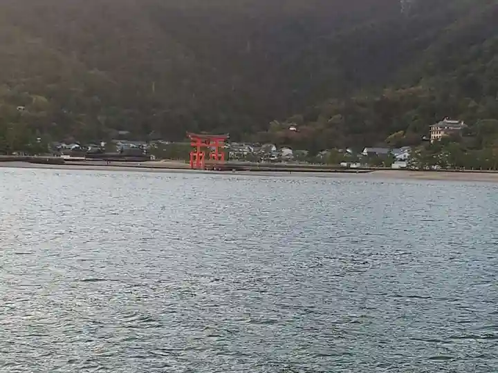 厳島神社の鳥居