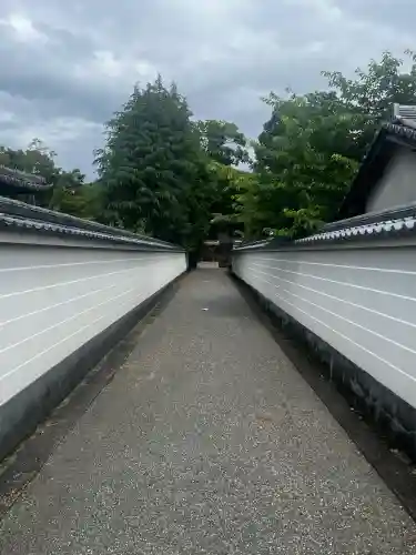 法住寺陵 (後白河天皇陵)の{uncategorized: "未分類", other: "その他", undefined: "問題あり", building: "その他建物", grave: "お墓", sacred_gate: "鳥居", guardian: "狛犬", statue: "像", buddha: "仏像", history: "歴史", nature: "自然", garden: "庭園", animal: "動物", pagoda: "塔", temizu: "手水舎", mountain_gate: "山門・神門", sanctuary: "本殿・本堂", subordinate: "末社・摂社", art: "芸術", scenery: "景色", jizo: "地蔵", ema: "絵馬", goshuin: "御朱印", omikuji: "おみくじ", items: "授与品その他", amulet: "お守り", goshuincho: "御朱印帳", eats: "食事", festival: "お祭り", votive_dance: "神楽", shichigosan: "七五三参", wedding: "結婚式", experience: "体験その他", initially: "初詣", around: "周辺", anti_infection: "感染症対策"}
