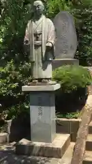 横浜御嶽神社の像