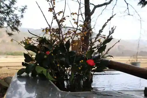 高司神社〜むすびの神の鎮まる社〜の手水舎