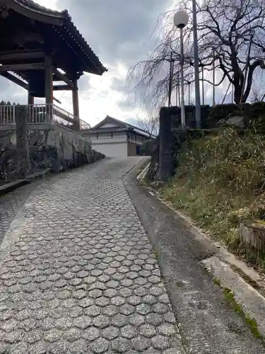 妙隆寺の山門・神門