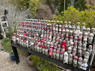 能満院の{uncategorized: "未分類", other: "その他", undefined: "問題あり", building: "その他建物", grave: "お墓", sacred_gate: "鳥居", guardian: "狛犬", statue: "像", buddha: "仏像", history: "歴史", nature: "自然", garden: "庭園", animal: "動物", pagoda: "塔", temizu: "手水舎", mountain_gate: "山門・神門", sanctuary: "本殿・本堂", subordinate: "末社・摂社", art: "芸術", scenery: "景色", jizo: "地蔵", ema: "絵馬", goshuin: "御朱印", omikuji: "おみくじ", items: "授与品その他", amulet: "お守り", goshuincho: "御朱印帳", eats: "食事", festival: "お祭り", votive_dance: "神楽", shichigosan: "七五三参", wedding: "結婚式", experience: "体験その他", initially: "初詣", around: "周辺", anti_infection: "感染症対策"}