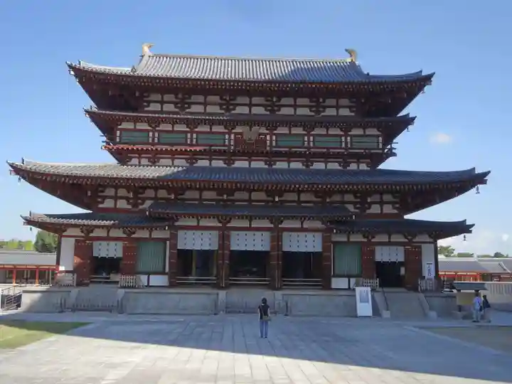 薬師寺の本殿・本堂