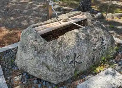 西対海地神社の{uncategorized: "未分類", other: "その他", undefined: "問題あり", building: "その他建物", grave: "お墓", sacred_gate: "鳥居", guardian: "狛犬", statue: "像", buddha: "仏像", history: "歴史", nature: "自然", garden: "庭園", animal: "動物", pagoda: "塔", temizu: "手水舎", mountain_gate: "山門・神門", sanctuary: "本殿・本堂", subordinate: "末社・摂社", art: "芸術", scenery: "景色", jizo: "地蔵", ema: "絵馬", goshuin: "御朱印", omikuji: "おみくじ", items: "授与品その他", amulet: "お守り", goshuincho: "御朱印帳", eats: "食事", festival: "お祭り", votive_dance: "神楽", shichigosan: "七五三参", wedding: "結婚式", experience: "体験その他", initially: "初詣", around: "周辺", anti_infection: "感染症対策"}