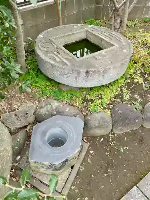 日蓮宗龍口山本龍寺の{uncategorized: "未分類", other: "その他", undefined: "問題あり", building: "その他建物", grave: "お墓", sacred_gate: "鳥居", guardian: "狛犬", statue: "像", buddha: "仏像", history: "歴史", nature: "自然", garden: "庭園", animal: "動物", pagoda: "塔", temizu: "手水舎", mountain_gate: "山門・神門", sanctuary: "本殿・本堂", subordinate: "末社・摂社", art: "芸術", scenery: "景色", jizo: "地蔵", ema: "絵馬", goshuin: "御朱印", omikuji: "おみくじ", items: "授与品その他", amulet: "お守り", goshuincho: "御朱印帳", eats: "食事", festival: "お祭り", votive_dance: "神楽", shichigosan: "七五三参", wedding: "結婚式", experience: "体験その他", initially: "初詣", around: "周辺", anti_infection: "感染症対策"}