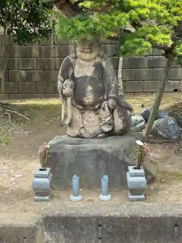 玉泉寺の{uncategorized: "未分類", other: "その他", undefined: "問題あり", building: "その他建物", grave: "お墓", sacred_gate: "鳥居", guardian: "狛犬", statue: "像", buddha: "仏像", history: "歴史", nature: "自然", garden: "庭園", animal: "動物", pagoda: "塔", temizu: "手水舎", mountain_gate: "山門・神門", sanctuary: "本殿・本堂", subordinate: "末社・摂社", art: "芸術", scenery: "景色", jizo: "地蔵", ema: "絵馬", goshuin: "御朱印", omikuji: "おみくじ", items: "授与品その他", amulet: "お守り", goshuincho: "御朱印帳", eats: "食事", festival: "お祭り", votive_dance: "神楽", shichigosan: "七五三参", wedding: "結婚式", experience: "体験その他", initially: "初詣", around: "周辺", anti_infection: "感染症対策"}