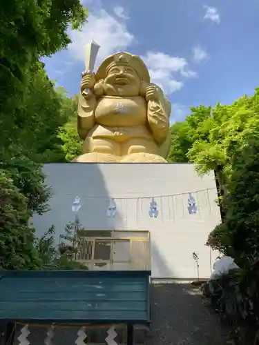 中之嶽神社の像