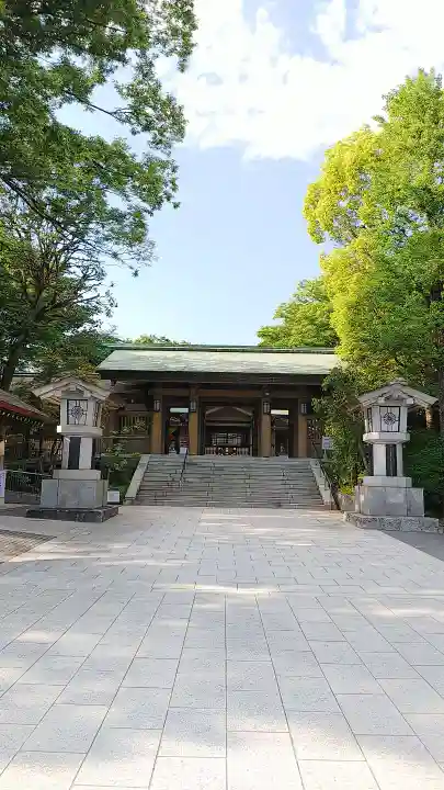 東郷神社の山門・神門