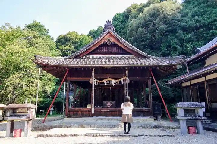 曽野稲荷神社の本殿・本堂