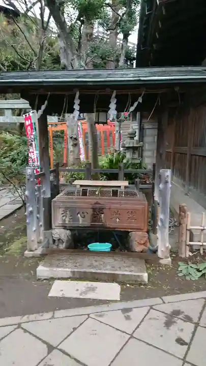 花園稲荷神社の手水舎