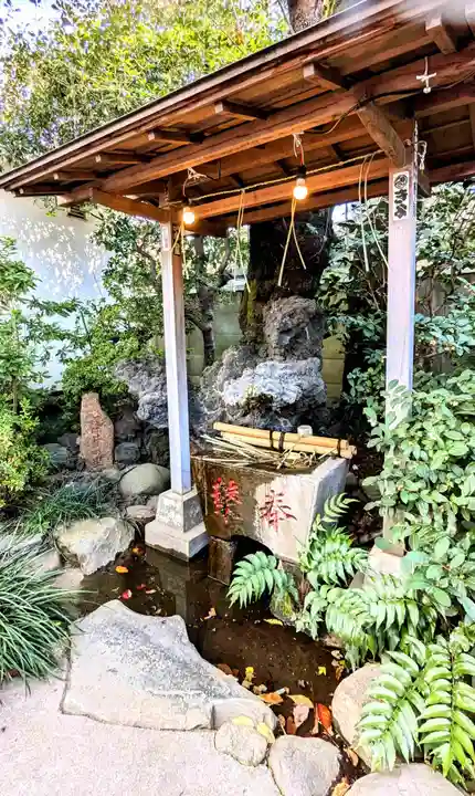 染井稲荷神社の手水舎