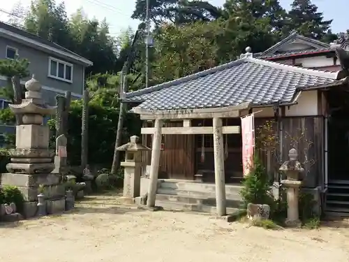 八幡寺の鳥居