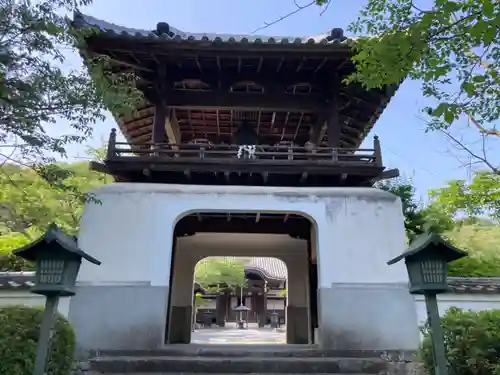 根来寺の山門