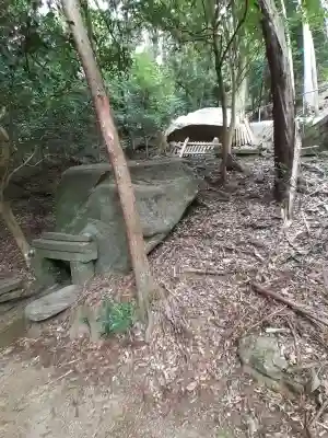 磐船大神社の{uncategorized: "未分類", other: "その他", undefined: "問題あり", building: "その他建物", grave: "お墓", sacred_gate: "鳥居", guardian: "狛犬", statue: "像", buddha: "仏像", history: "歴史", nature: "自然", garden: "庭園", animal: "動物", pagoda: "塔", temizu: "手水舎", mountain_gate: "山門・神門", sanctuary: "本殿・本堂", subordinate: "末社・摂社", art: "芸術", scenery: "景色", jizo: "地蔵", ema: "絵馬", goshuin: "御朱印", omikuji: "おみくじ", items: "授与品その他", amulet: "お守り", goshuincho: "御朱印帳", eats: "食事", festival: "お祭り", votive_dance: "神楽", shichigosan: "七五三参", wedding: "結婚式", experience: "体験その他", initially: "初詣", around: "周辺", anti_infection: "感染症対策"}