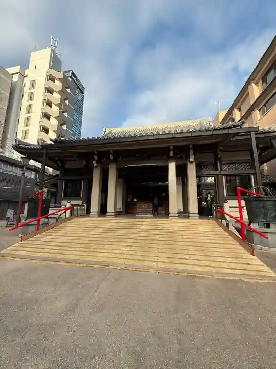 とげぬき地蔵尊 高岩寺の{uncategorized: "未分類", other: "その他", undefined: "問題あり", building: "その他建物", grave: "お墓", sacred_gate: "鳥居", guardian: "狛犬", statue: "像", buddha: "仏像", history: "歴史", nature: "自然", garden: "庭園", animal: "動物", pagoda: "塔", temizu: "手水舎", mountain_gate: "山門・神門", sanctuary: "本殿・本堂", subordinate: "末社・摂社", art: "芸術", scenery: "景色", jizo: "地蔵", ema: "絵馬", goshuin: "御朱印", omikuji: "おみくじ", items: "授与品その他", amulet: "お守り", goshuincho: "御朱印帳", eats: "食事", festival: "お祭り", votive_dance: "神楽", shichigosan: "七五三参", wedding: "結婚式", experience: "体験その他", initially: "初詣", around: "周辺", anti_infection: "感染症対策"}