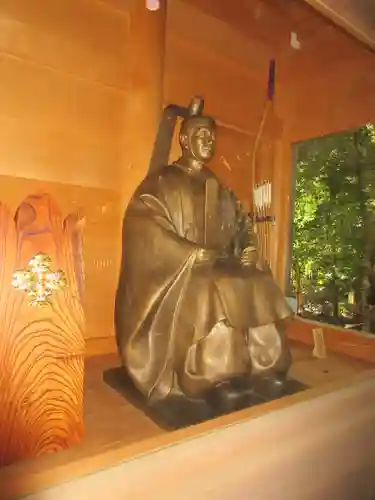 駒木諏訪神社の像